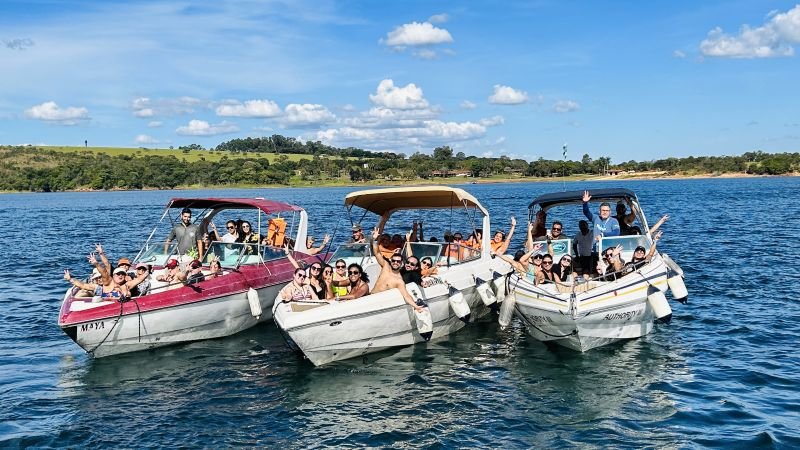 Lancha Escarpas Passeios Náuticos